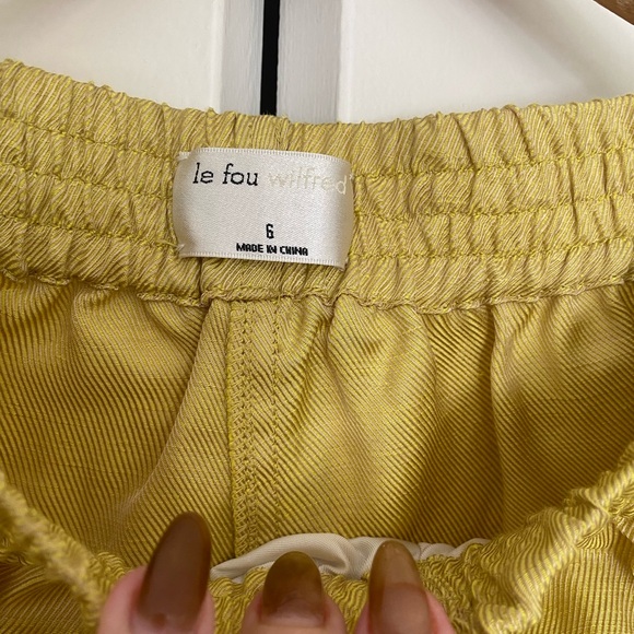 Wilfred Funk shorts. Worn twice. Too small. Mid thigh - Picture 3 of 6
